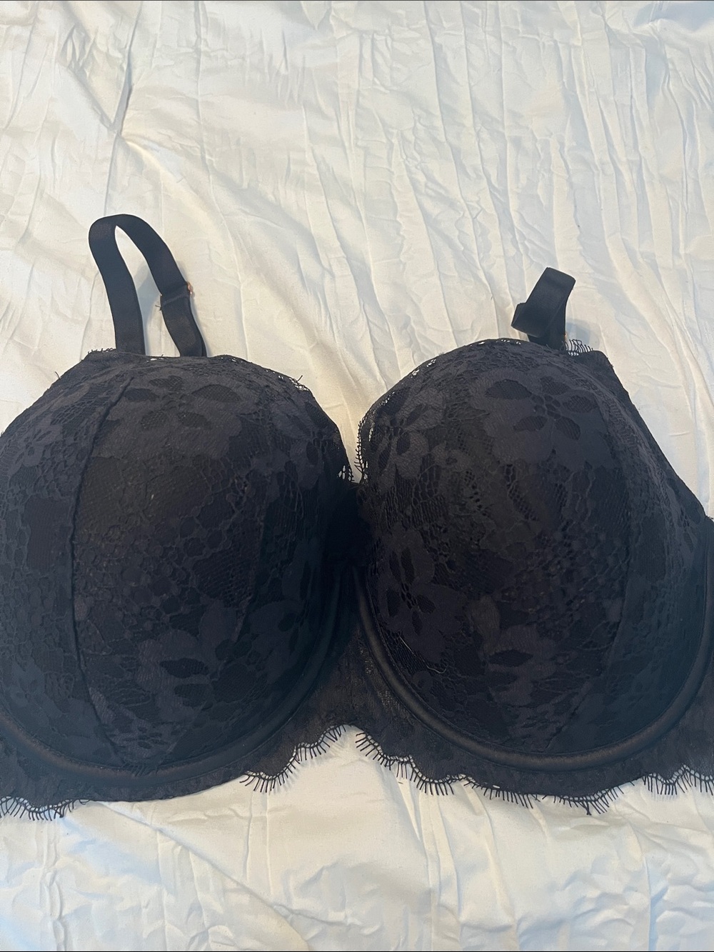 Victoria's Secret Black Lace Underwire Bra with Scalloped Trim